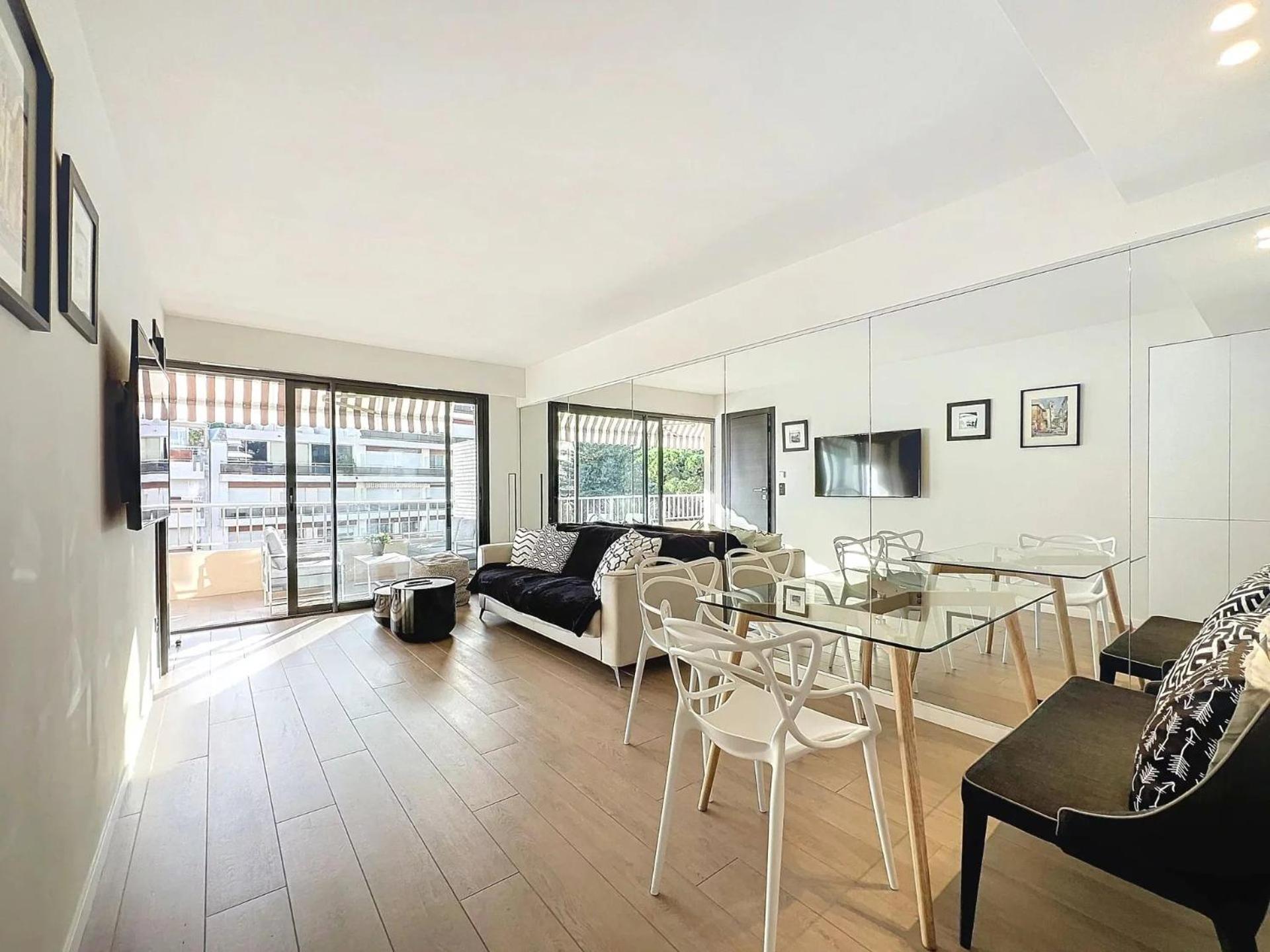 3P Between Croisette Beaches And Antibes Street Cannes Exterior foto